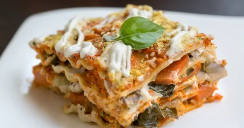 Лазанья с клубникой
